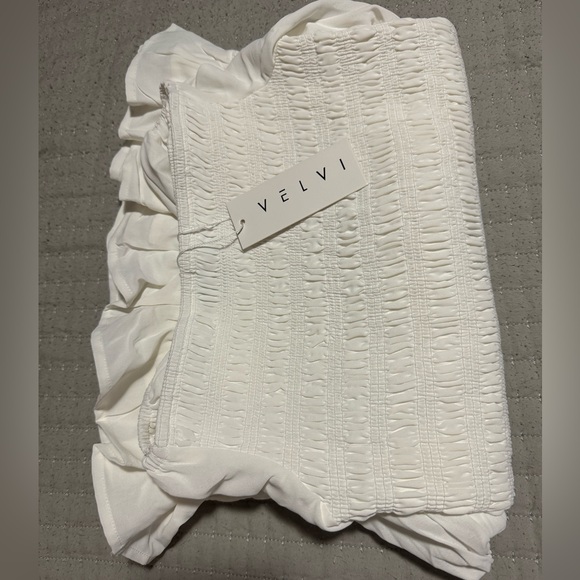 SKYLA SHIRRED MIDI DRESS - WHITE - Lady Black Tie size large - Picture 3 of 3